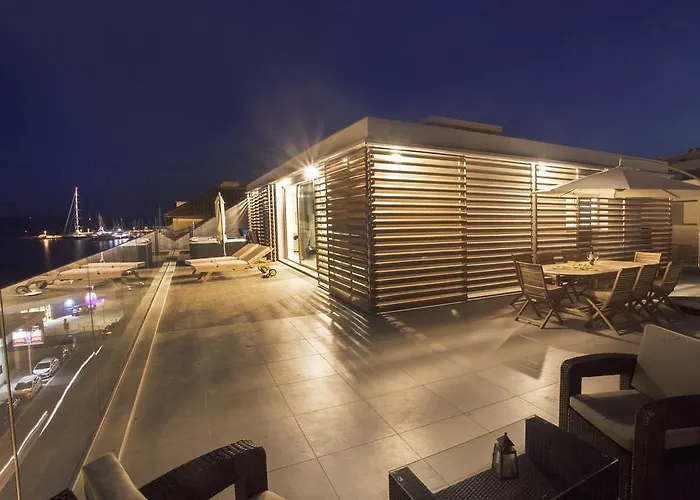 Luxury Penthouse Monriva 公寓