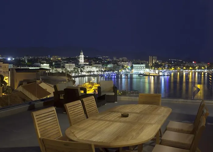 公寓 Luxury Penthouse Monriva *