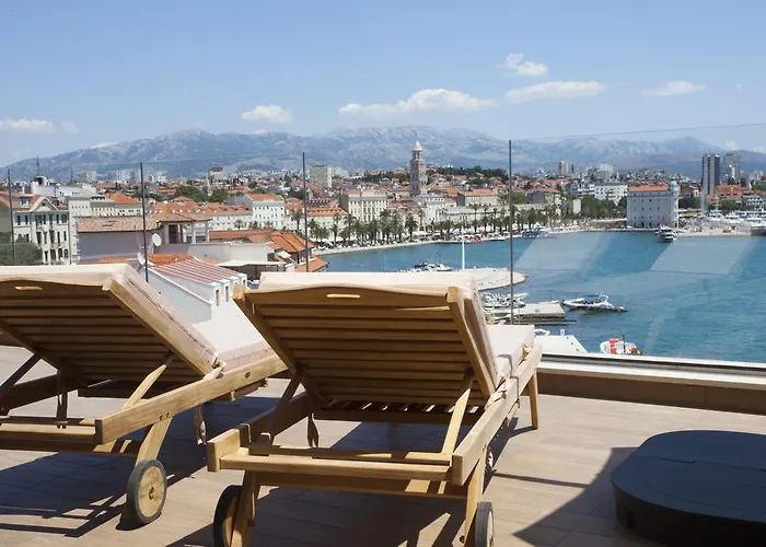 Luxury Penthouse Monriva