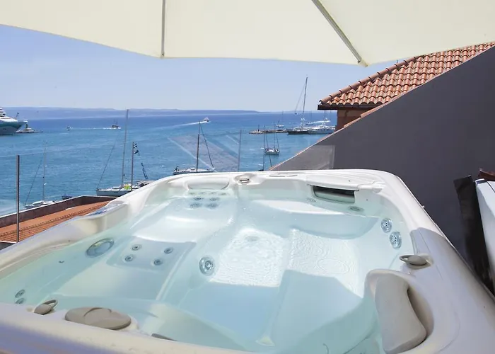 公寓 Luxury Penthouse Monriva *