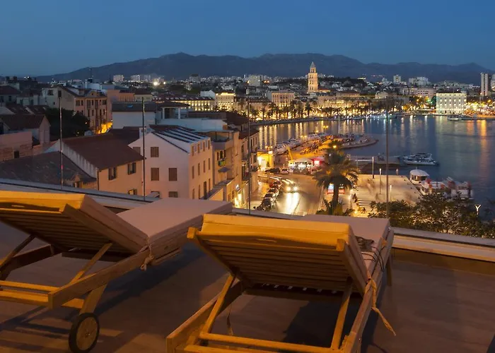 Luxury Penthouse Monriva Apartment