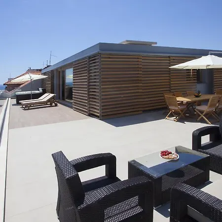 Апартаменти Luxury Penthouse Monriva *