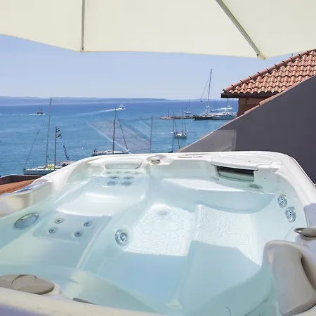 Апартаменти Luxury Penthouse Monriva *